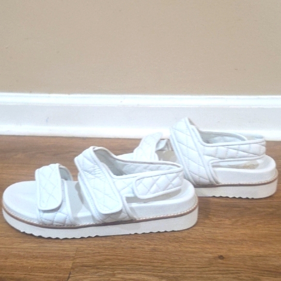 Seychelles Womens 9 New To This" Quilted Sandals, White Leather, Open Strapping - Picture 9 of 10